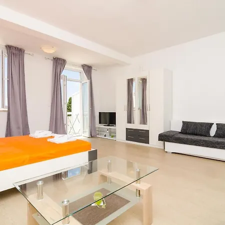 Apartments Villa Silvana * Mlini